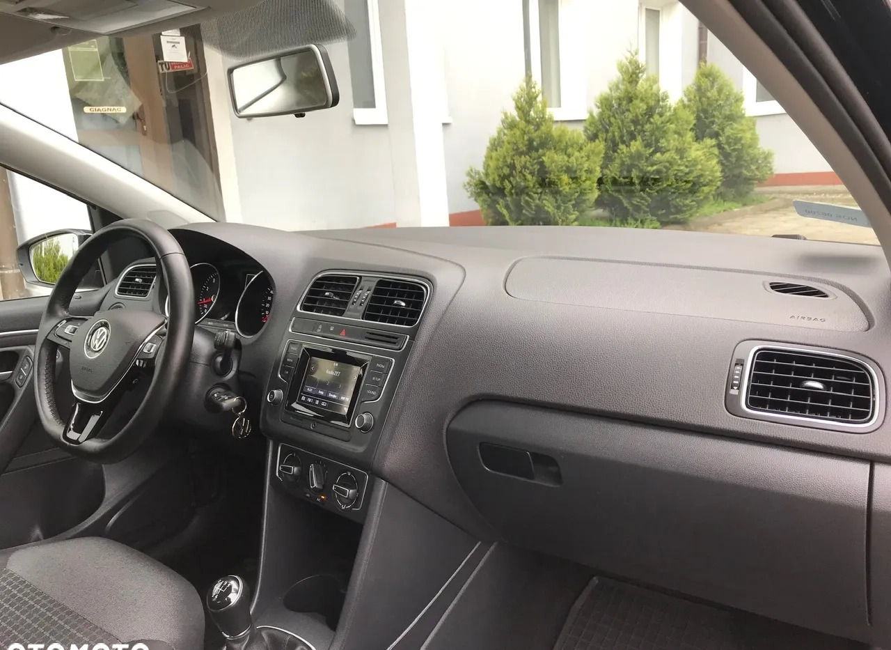 Volkswagen Polo cena 46900 przebieg: 25937, rok produkcji 2015 z Trzebnica małe 254